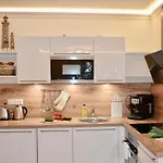 View 3 זינקסט